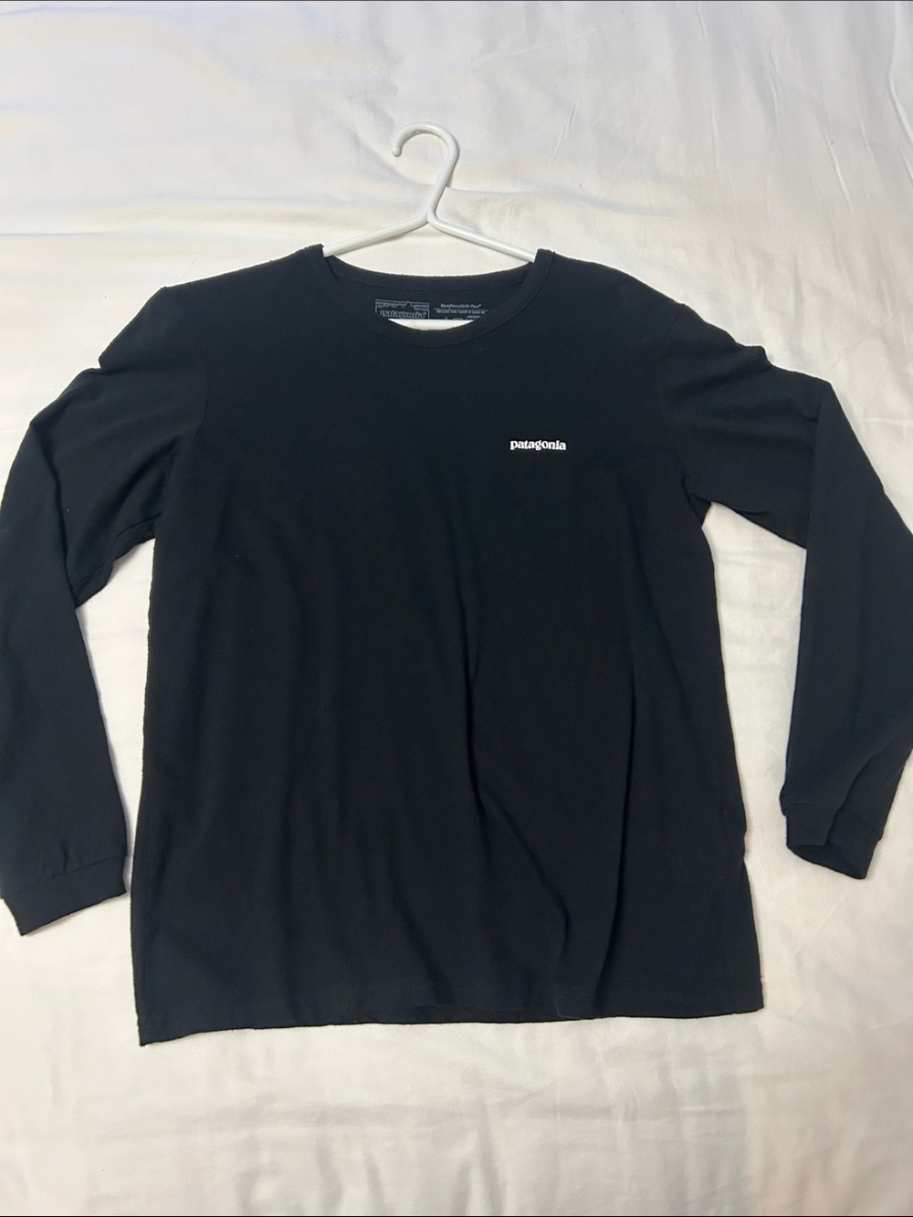 Patagonia Black Long-Sleeve Crewneck Shirt - never worn